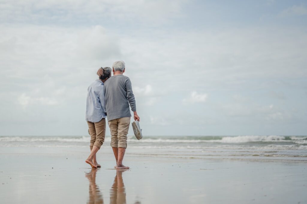 Pareja mayor: seguro de vida para mayores y jubilación