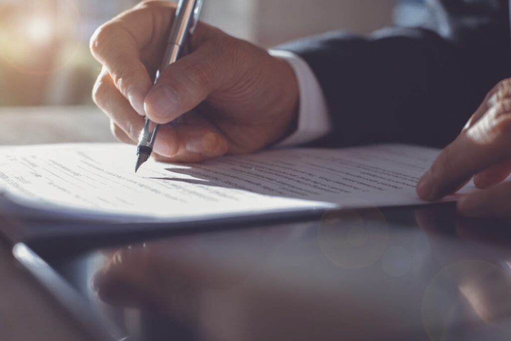 Firma de contrato: derecho de desistimiento en el seguro de vida