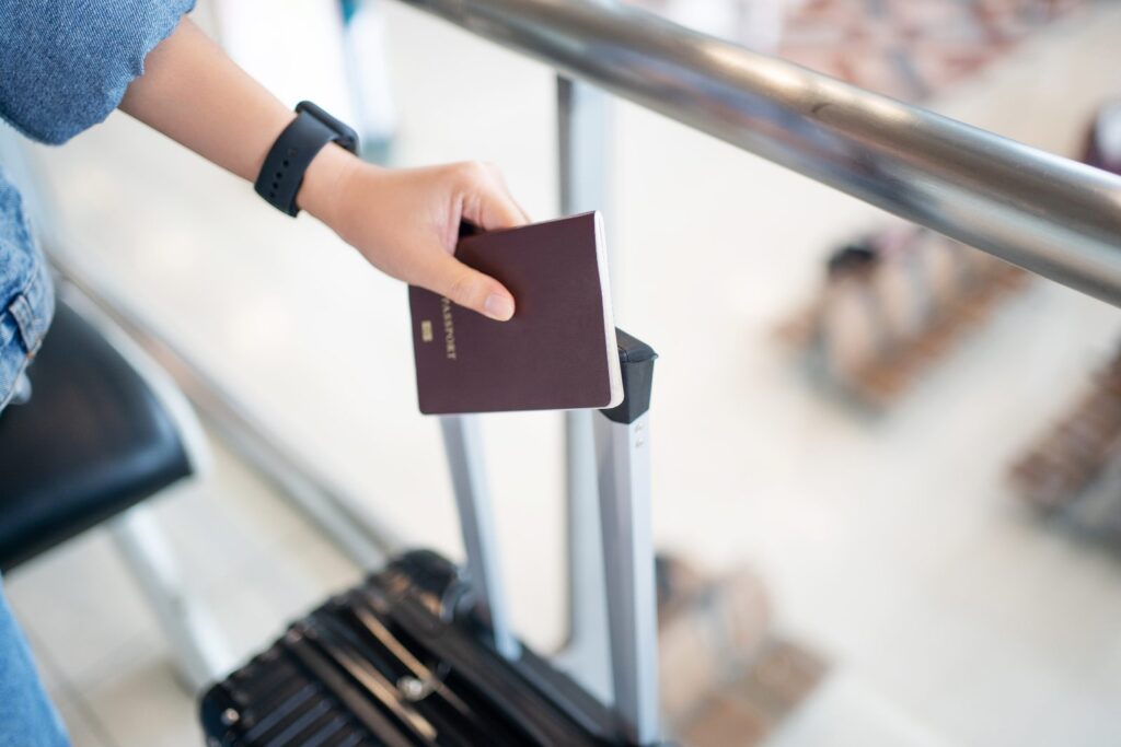 Pasaporte y tarjeta de embarque: fallecimiento en el extranjero y seguro de vida