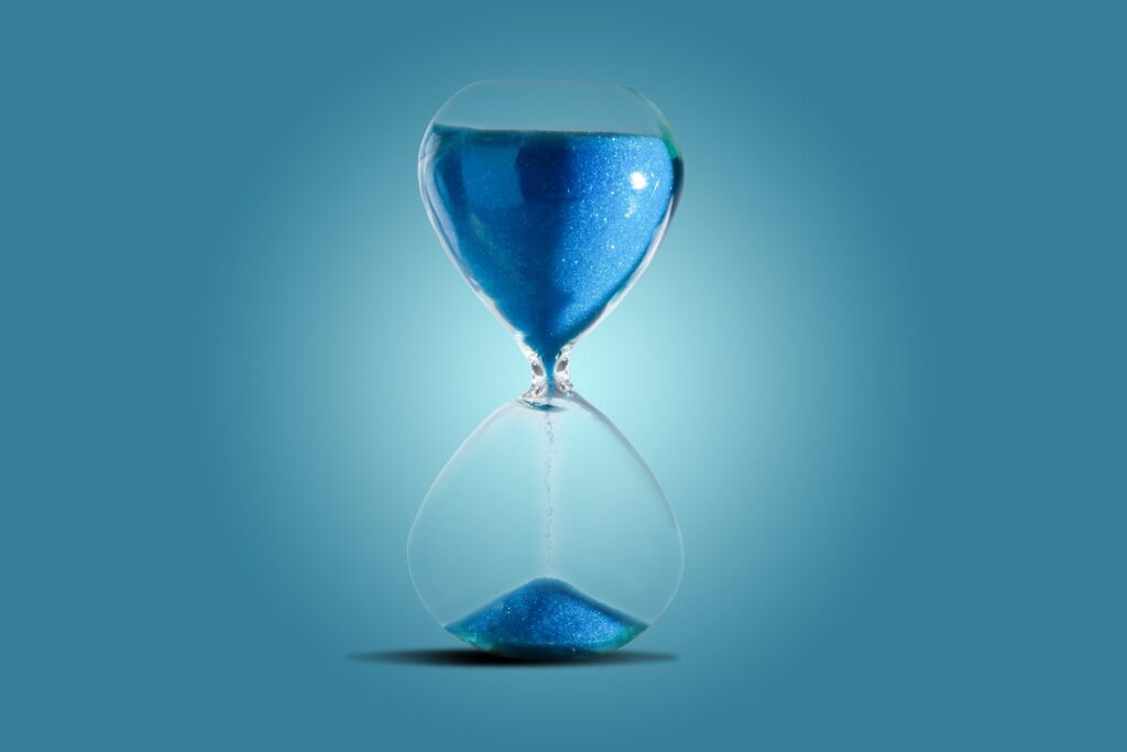 Reloj de arena: plazo para pagar el seguro de vida