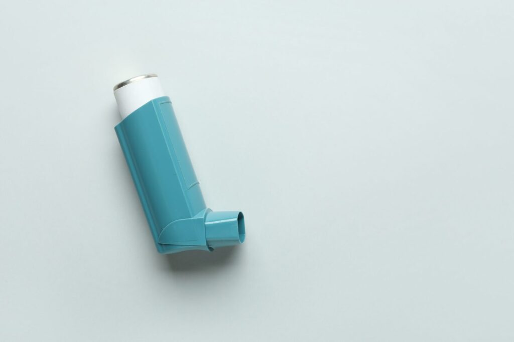 Inhalador para el asma: seguro de vida con asma o EPOC