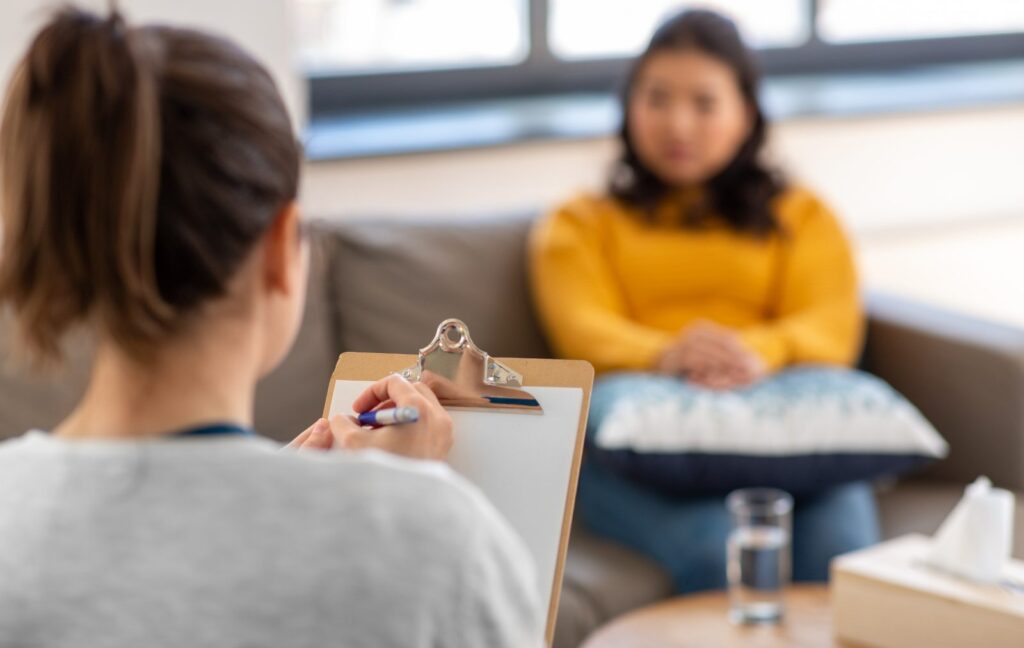 Sesión con psicóloga: seguro de vida y salud mental